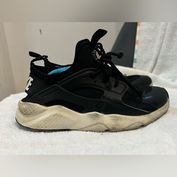 Kids Nike Huarache Sneakers - Size 13c - Picture 1 of 5